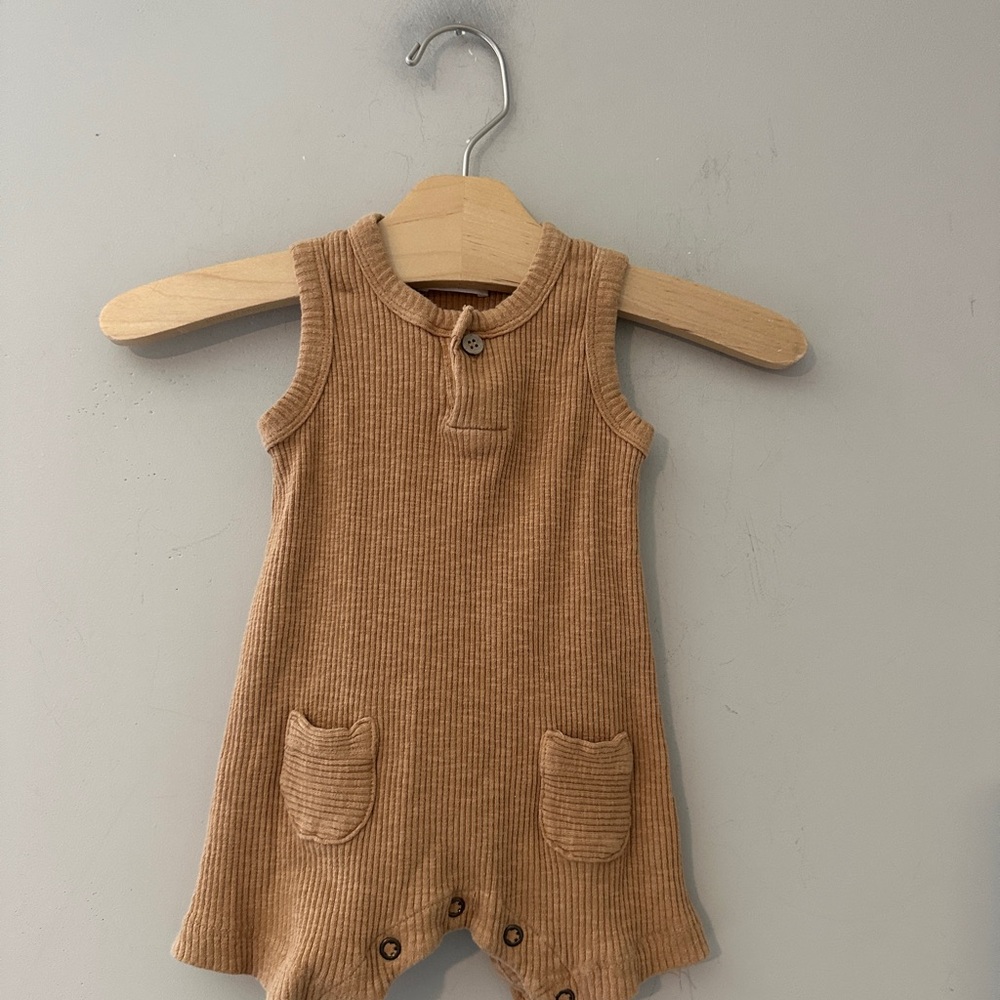 $26 ADD ON neutral ribbed romper front pockets 9M Zara Janie and Jack Mini Boden